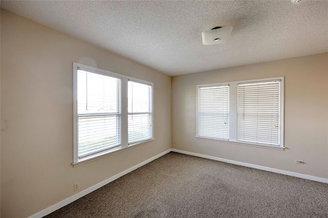 122 Ave E, Shiner, TX 77984