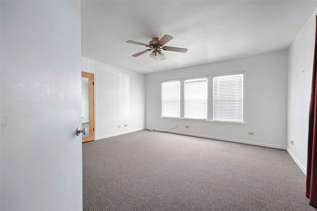 122 Ave E, Shiner, TX 77984