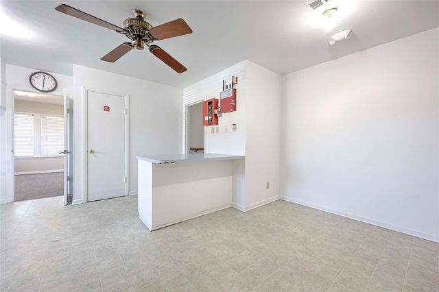 122 Ave E, Shiner, TX 77984