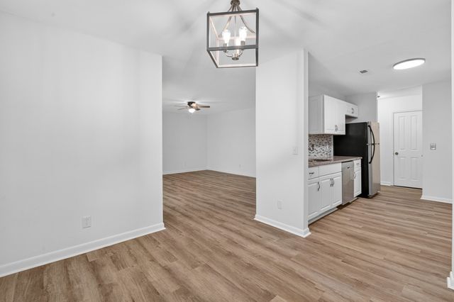 91 Ashley Hall Plantation Road 4, Charleston, SC 29407