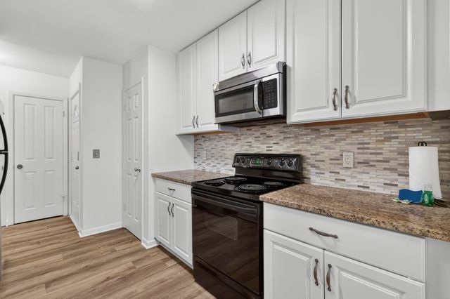 91 Ashley Hall Plantation Road 4, Charleston, SC 29407