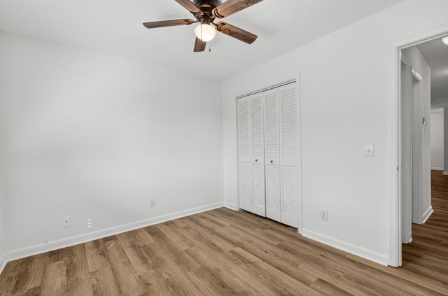 91 Ashley Hall Plantation Road 4, Charleston, SC 29407