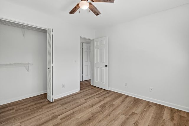 91 Ashley Hall Plantation Road 4, Charleston, SC 29407