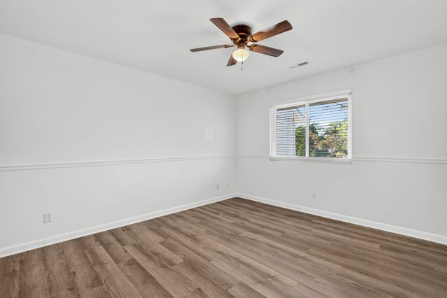 91 Ashley Hall Plantation Road 4, Charleston, SC 29407