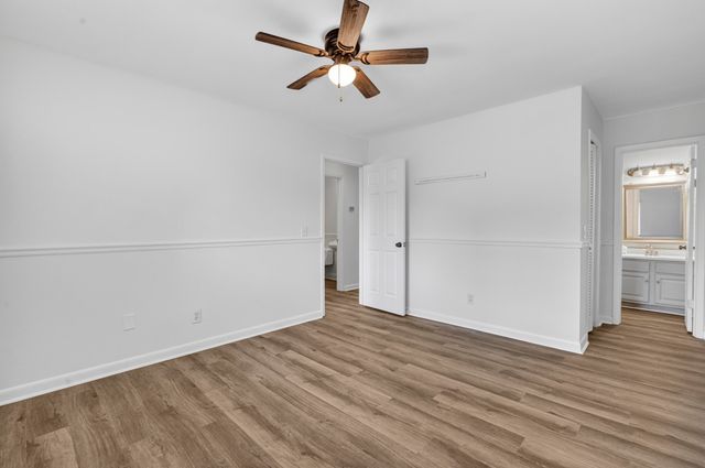 91 Ashley Hall Plantation Road 4, Charleston, SC 29407