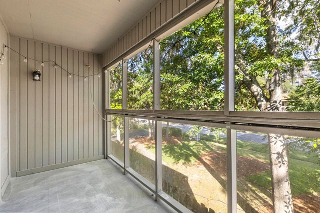 91 Ashley Hall Plantation Road 4, Charleston, SC 29407
