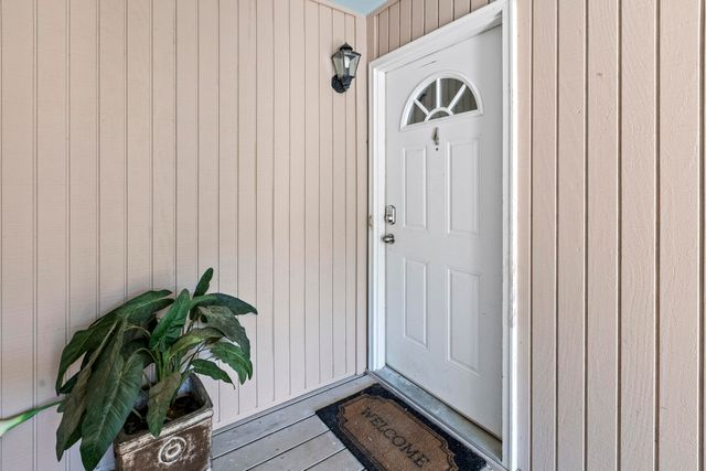 91 Ashley Hall Plantation Road 4, Charleston, SC 29407