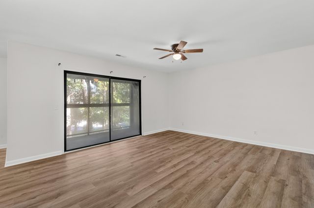 91 Ashley Hall Plantation Road 4, Charleston, SC 29407