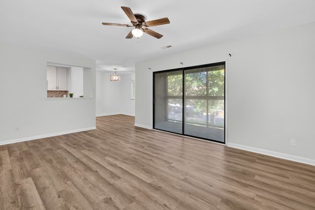91 Ashley Hall Plantation Road 4, Charleston, SC 29407