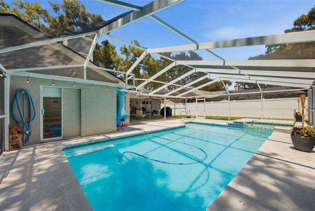 2409 ARBORWOOD DRIVE, Valrico, FL 33596