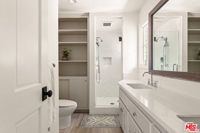 13641 Bayliss Road, Los Angeles, CA 90049