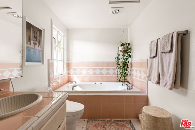 13641 Bayliss Road, Los Angeles, CA 90049