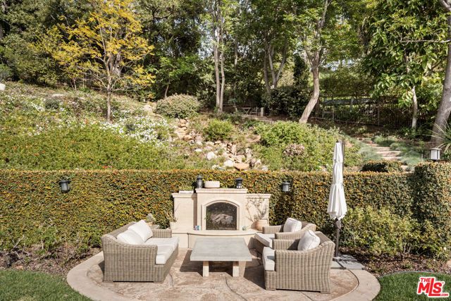 13641 Bayliss Road, Los Angeles, CA 90049