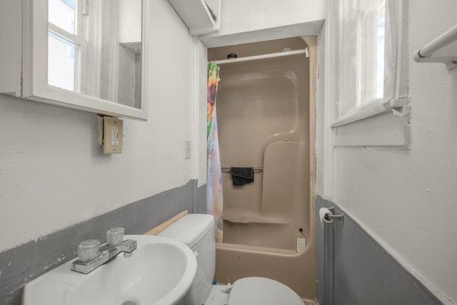 726 30th Avenue N, Minneapolis, MN 55411