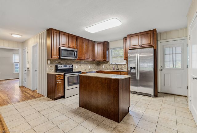 1600 N Frances Street, Terrell, TX 75160