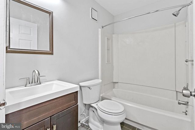 1505 WOODHOLLOW DR, Marlton, NJ 08053