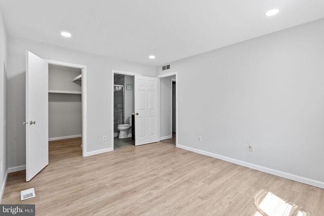 1505 WOODHOLLOW DR, Marlton, NJ 08053
