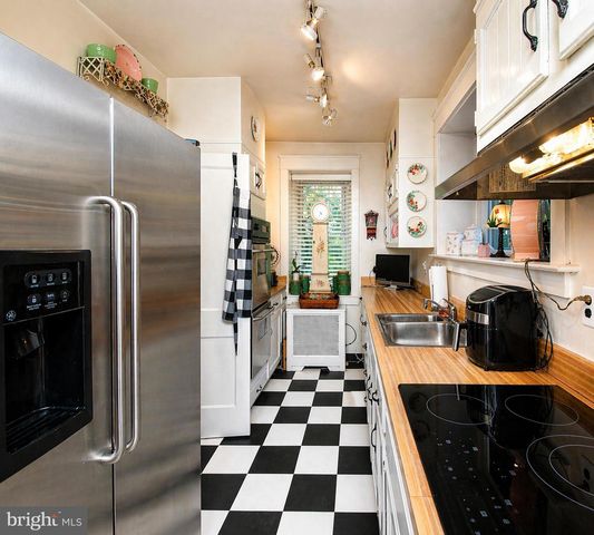 620 S SUMNEYTOWN PIKE, North Wales, PA 19454