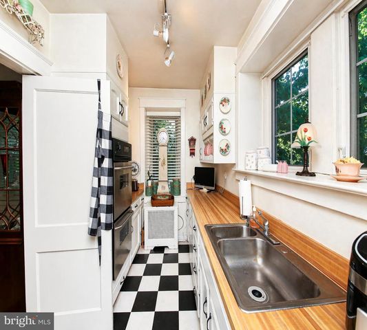 620 S SUMNEYTOWN PIKE, North Wales, PA 19454