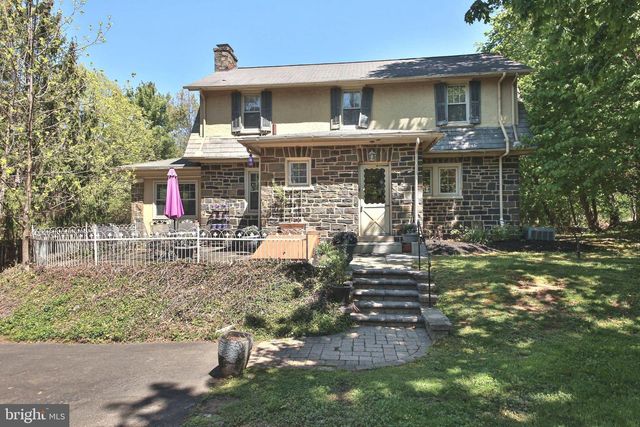 620 S SUMNEYTOWN PIKE, North Wales, PA 19454