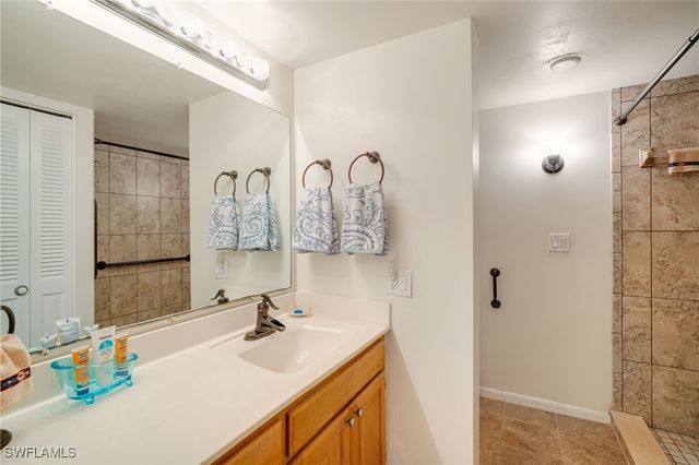 3460 N Key DR 301, North Fort Myers, FL 33903