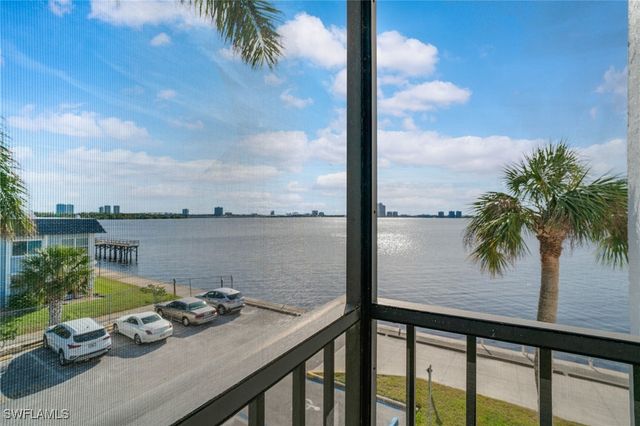 3460 N Key DR 301, North Fort Myers, FL 33903