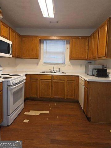 5914 Trent Walk Drive, Lithonia, GA 30038
