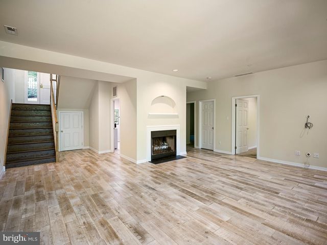 3300 SAWMILL RD, Newtown Square, PA 19073