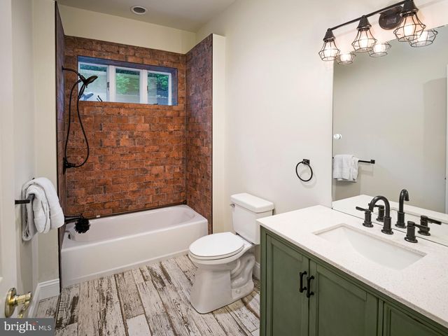 3300 SAWMILL RD, Newtown Square, PA 19073