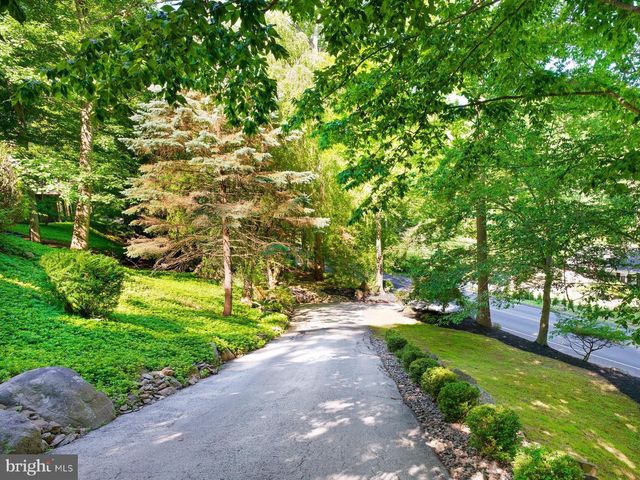 3300 SAWMILL RD, Newtown Square, PA 19073