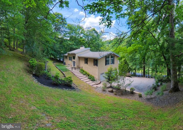 3300 SAWMILL RD, Newtown Square, PA 19073