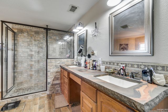 425 River Mountain, Boerne, TX 78006