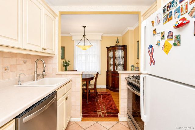 182-12 Horace Harding Expressway 1K, Fresh Meadows, NY 11365