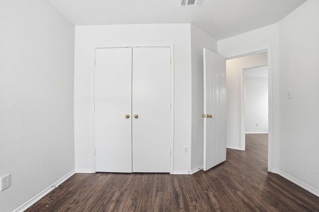 1000 Caleb Street, Burleson, TX 76028