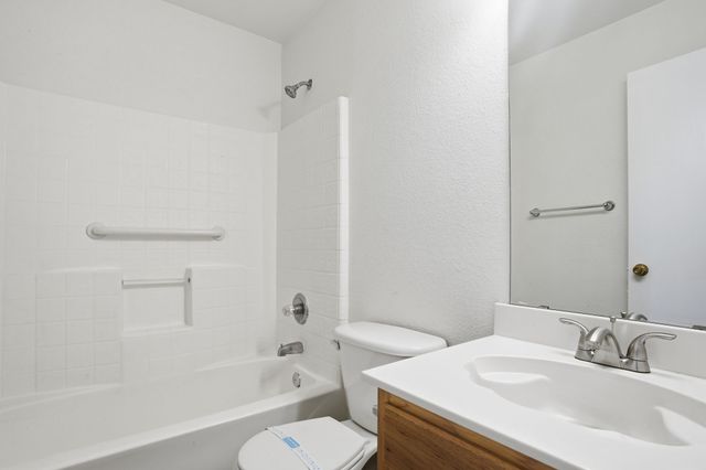 1000 Caleb Street, Burleson, TX 76028