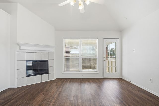 1000 Caleb Street, Burleson, TX 76028