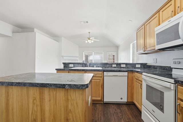 1000 Caleb Street, Burleson, TX 76028