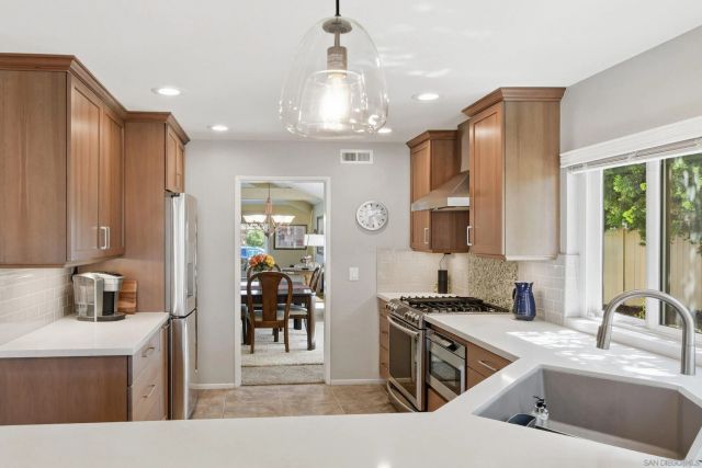 18324 Hampshire Ln, San Diego, CA 92128