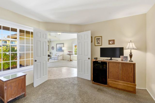 18324 Hampshire Ln, San Diego, CA 92128