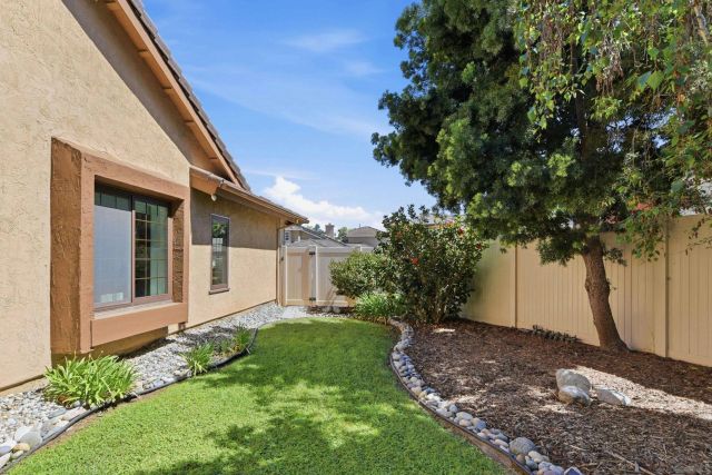 18324 Hampshire Ln, San Diego, CA 92128