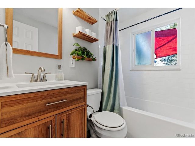 13436 Fitzsimons Way, Aurora, CO 80011