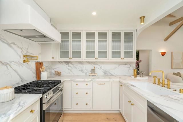 1715 Cedar St, Santa Monica, CA 90405