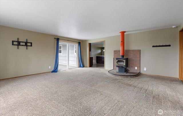 1321 Orchard Loop, Oak Harbor, WA 98277