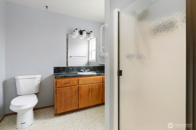 1321 Orchard Loop, Oak Harbor, WA 98277