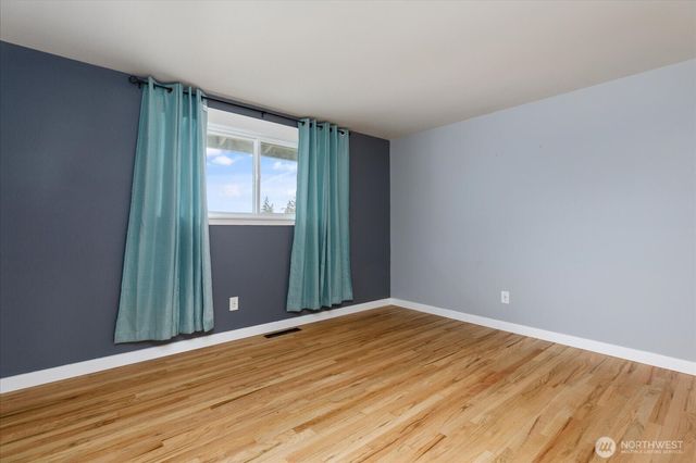 1321 Orchard Loop, Oak Harbor, WA 98277