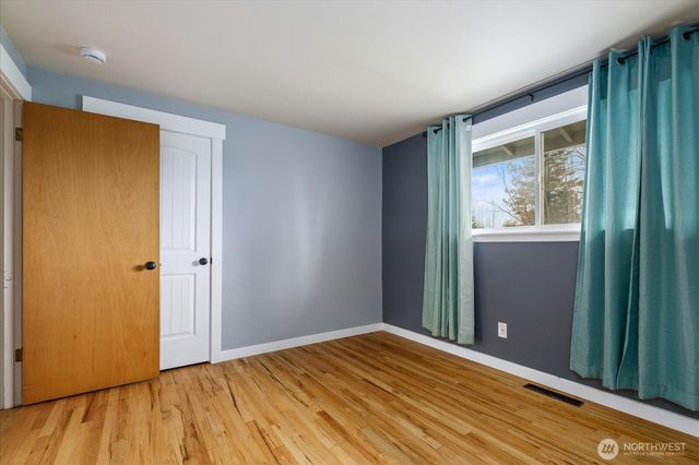 1321 Orchard Loop, Oak Harbor, WA 98277