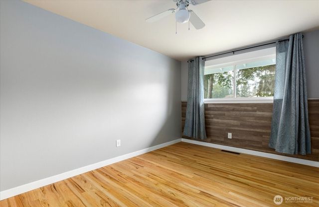 1321 Orchard Loop, Oak Harbor, WA 98277