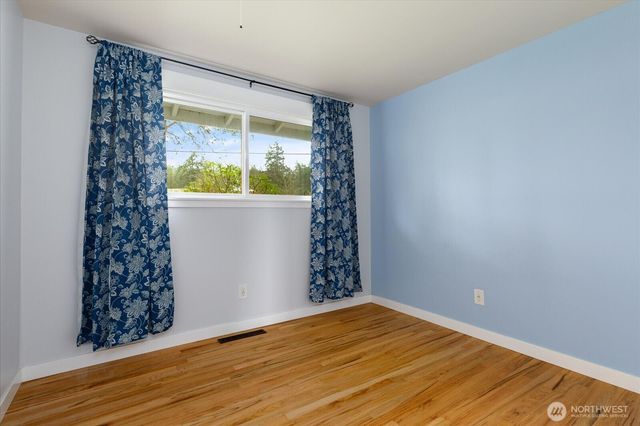 1321 Orchard Loop, Oak Harbor, WA 98277