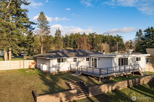 1321 Orchard Loop, Oak Harbor, WA 98277