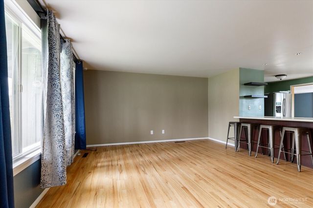 1321 Orchard Loop, Oak Harbor, WA 98277